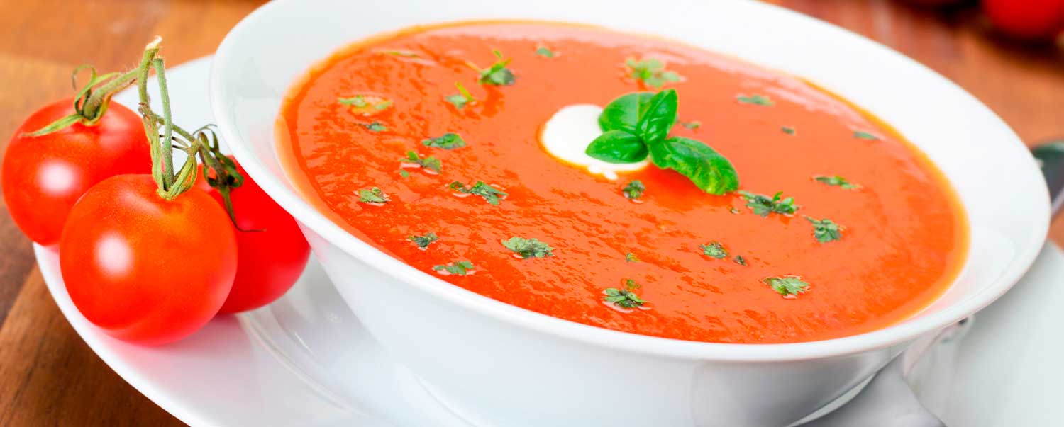 Sopa de tomate con curry