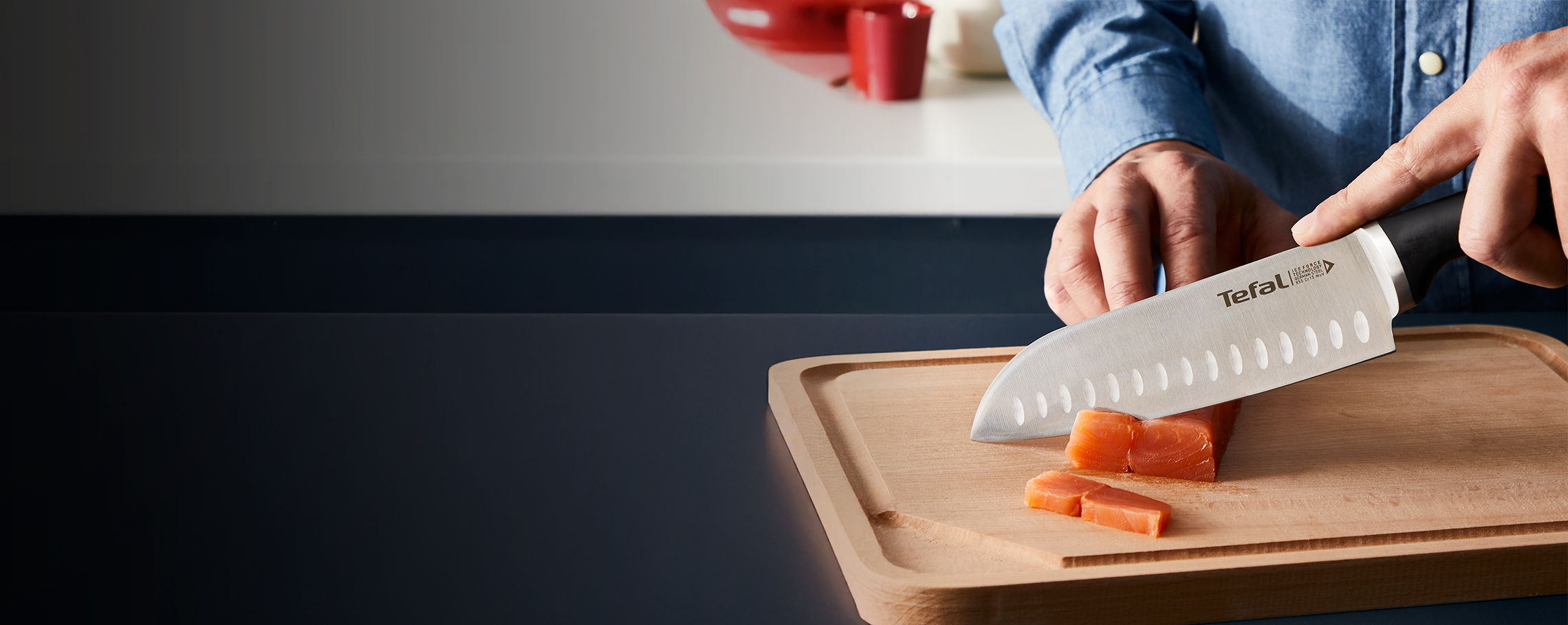 El cuchillo Santoku: domina el arte del corte perfecto con las tres virtudes japonesas