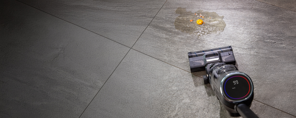 Cómo limpiar un huevo roto del piso de forma rápida y efectiva